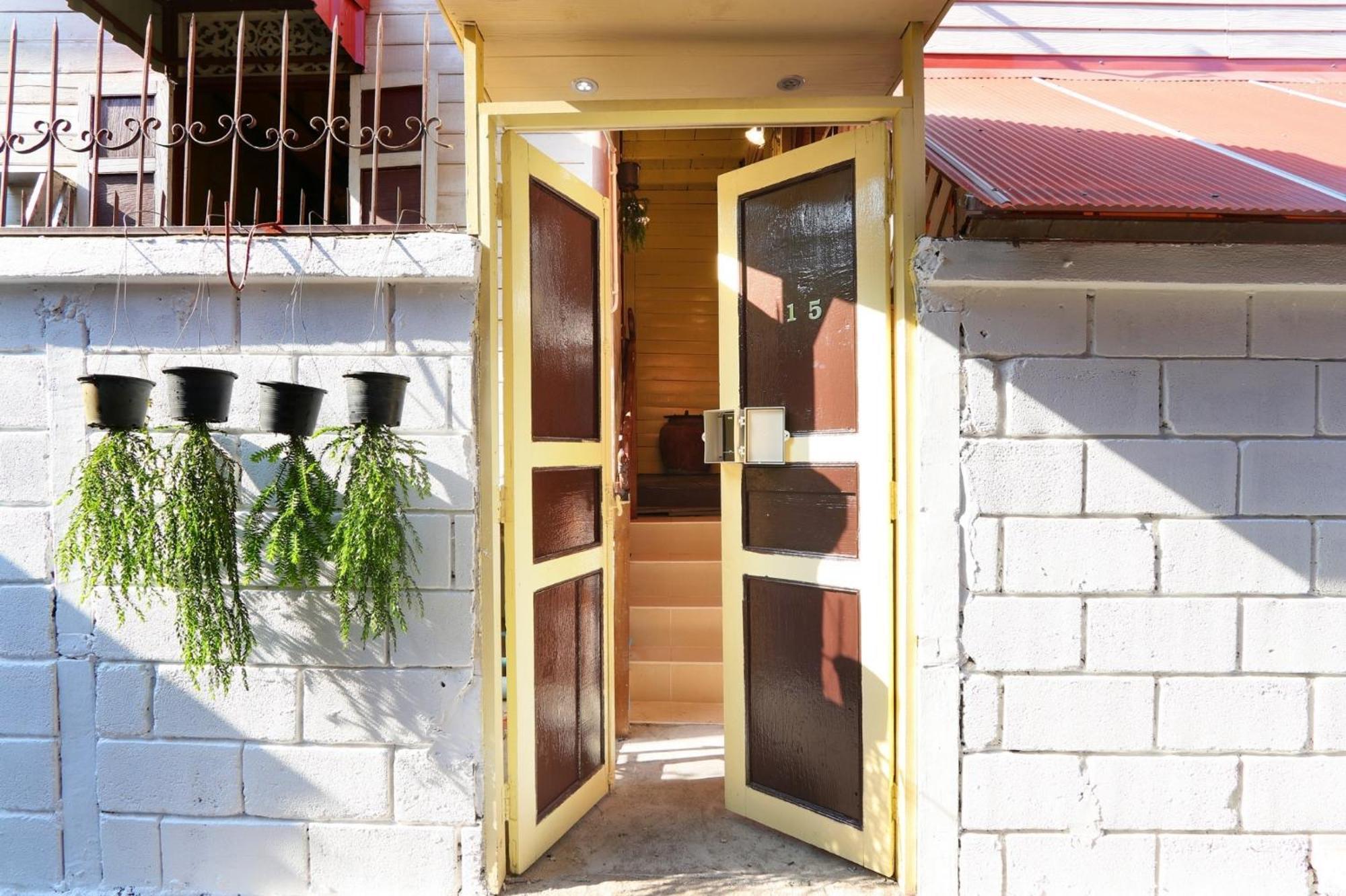 Baankhon Private Room In Thai House Check In By Yourself Code Inbox Adult Only Банкок Екстериор снимка